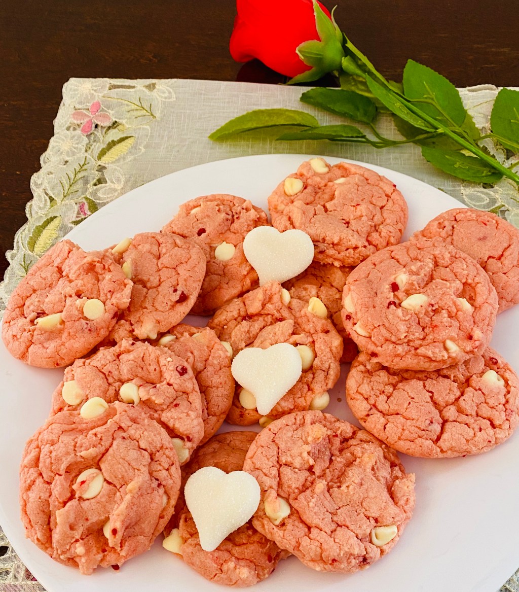 Strawberry White Chocolate Chip&nbsp;Cookies