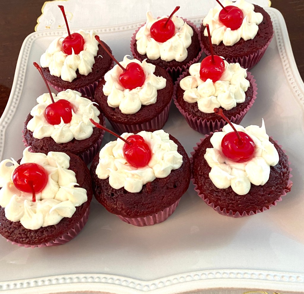 White Claw Black Cherry&nbsp;Cupcakes